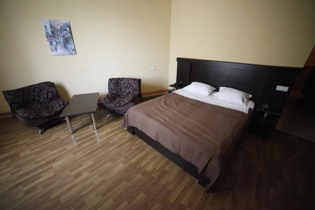 Avenue Hotel تبليسي الغرفة الصورة