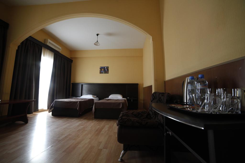 Avenue Hotel تبليسي الغرفة الصورة